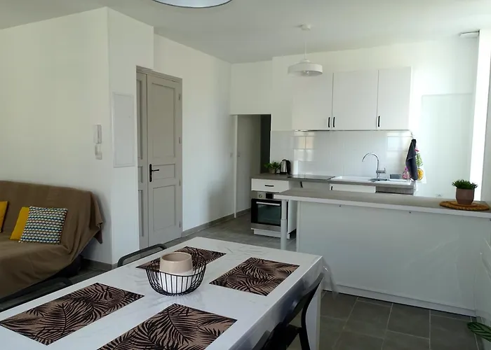 Maison Carree/coeur Historique De - Superbe Appt 55m² * Nîmes