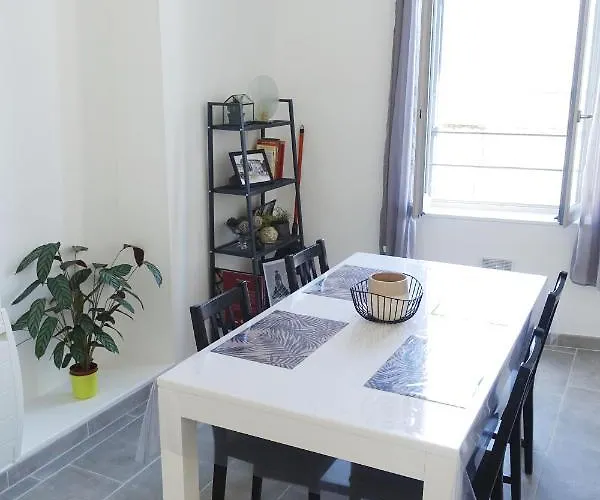 Maison Carree/coeur Historique De - Superbe Appt 55m² *